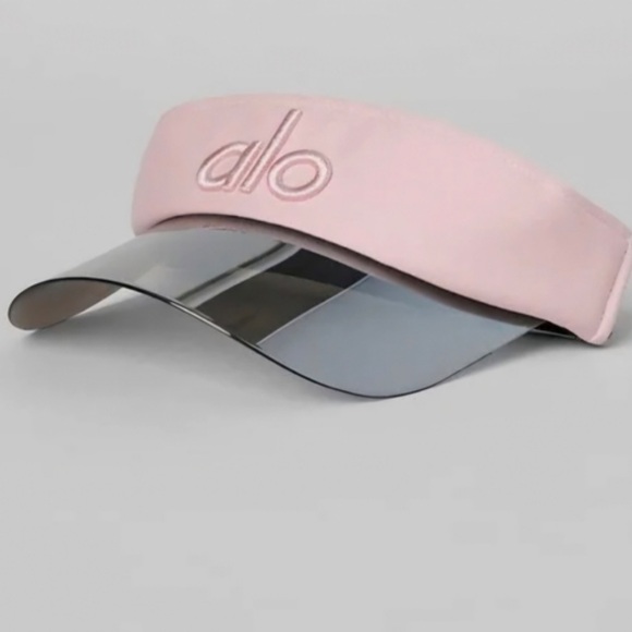 ALO Yoga Accessories - ALO Yoga light Pink Airlift Solar Visor new black brim hat cap fitness